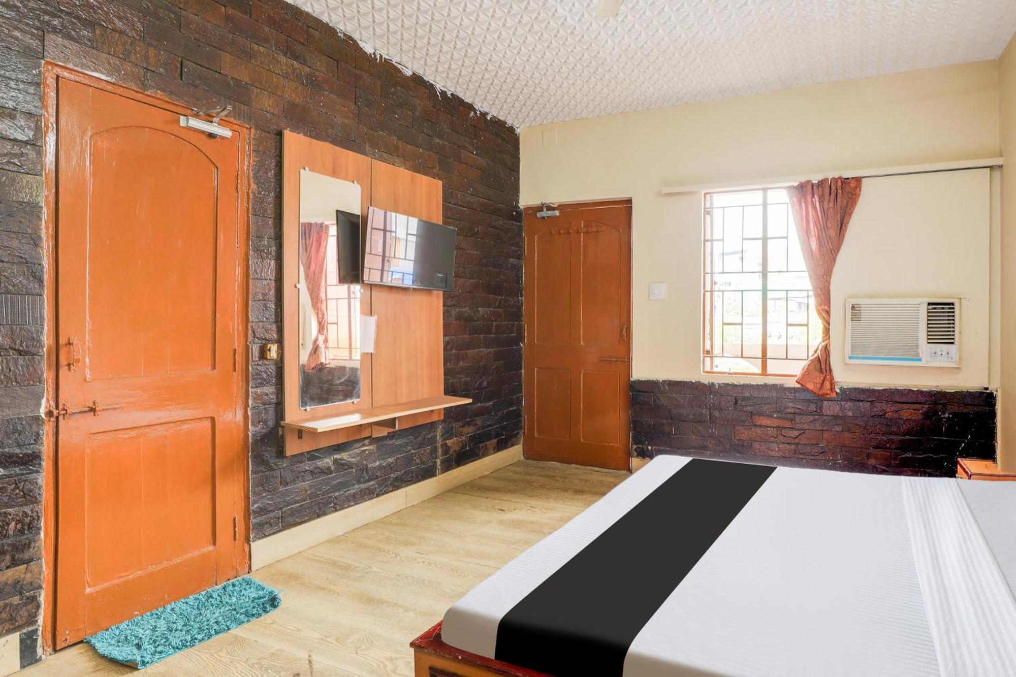 Hotel O Ellis Ahmedabad Esterno foto