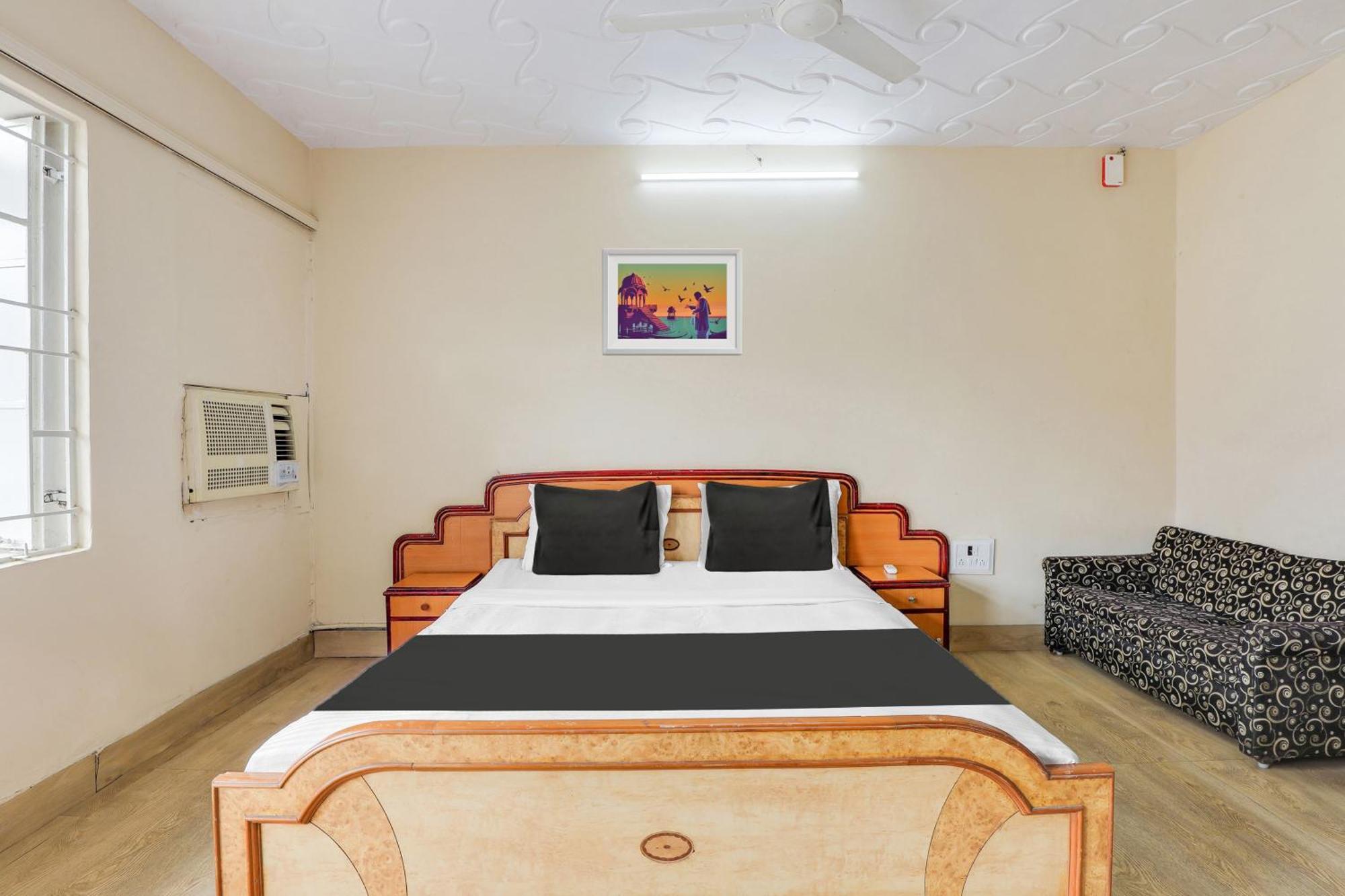 Hotel O Ellis Ahmedabad Esterno foto