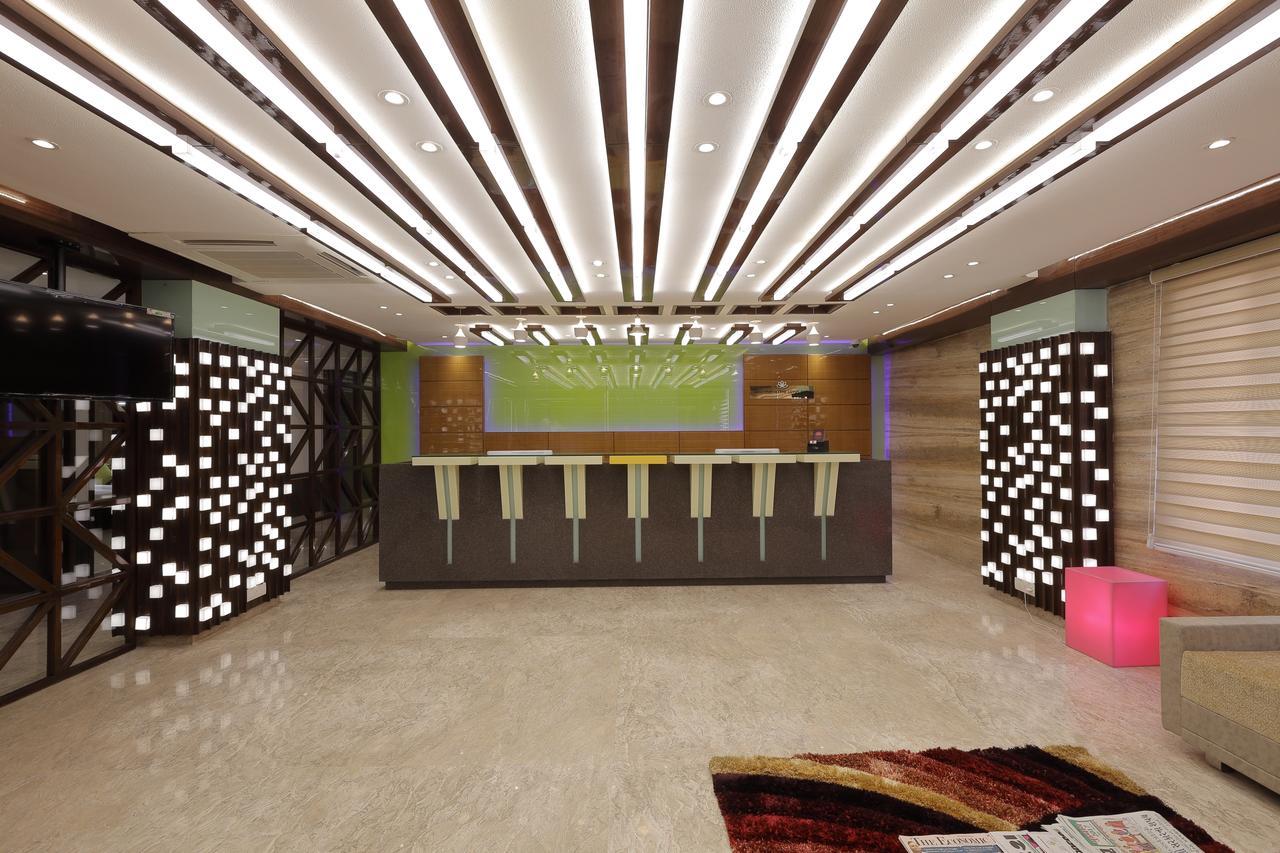 Hotel O Ellis Ahmedabad Esterno foto