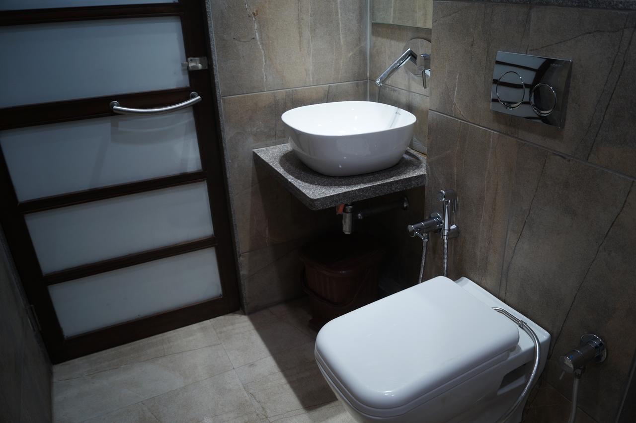 Hotel O Ellis Ahmedabad Esterno foto